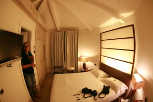 Runde Zimmerapartment im Hotel la plage resort taormina